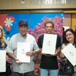 tras años de vivir al margen de la ley, 1.057 familias en Medellín lograron obtener la legalización de sus viviendas