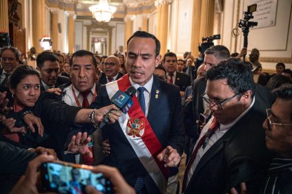 El presidente interino de Perú recibe permiso del Congreso para viajar a Ecuador | Internacional | Noticias