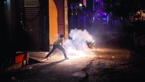 Un bebé tuvo quemaduras en el rostro por la pólvora en Nariño: su familia observaba un espectáculo pirotécnico en un parque de Tumaco: lo que se sabe