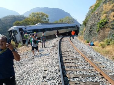 Al menos 15 heridos deja descarrilamiento del tren Transístmico en Oaxaca, México | Internacional | Noticias