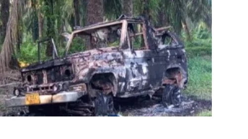 violentos asesinan a un comerciante e incineran un vehículo