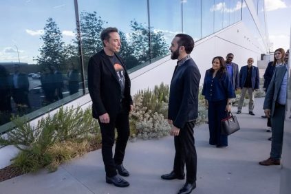 El Salvador y xAI de Elon Musk lanzan programa educativo de inteligencia artificial en escuelas públicas |