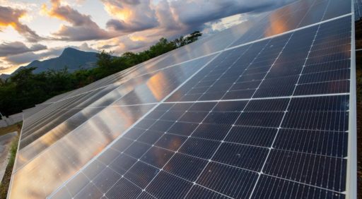 El Salvador da inicio de operaciones a nueva Planta Fotovoltaica 15 de Septiembre Solar |