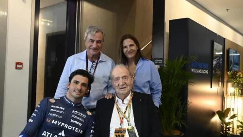 El encuentro entre el rey Juan Carlos I y la familia Sainz en el GP de Abu Dhabi de F1