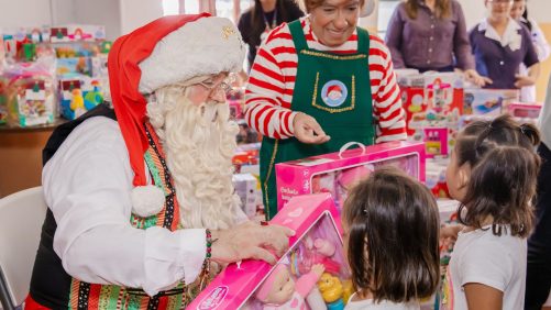 Despacho de la Primera Dama lleva alegría y regalos a niños del Hogar San Vicente de Paúl |