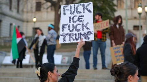 Las protestas de este fin de semana contra ICE en Estados Unidos ilustran una vez más una sociedad profundamente dividida, dice experto