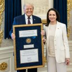 La Casa Blanca publica la foto de Donald Trump y María Corina Machado con la medalla del Premio Nobel de la Paz | Internacional | Noticias